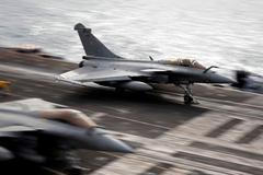 Francie - letadlová loď Charles de Gaulle