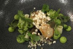 Mušle svatého Jakuba z restaurace Alcron, držitele michelinské hvězdy