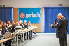 Václav Klaus přednáší ve firmě DHL