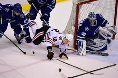 NHL: Chicago - Vancouver: Tomáš Fleischmann (12) - Ryan Miller (30)
