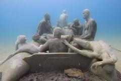 Umělec ponořil loď s uprchlíky na dno oceánu u pobřeží ostrova Lanzarote