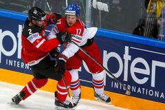 MS 2015, SF Česko-Kanada: Vladimír Sobotka - Dan Hamhuis