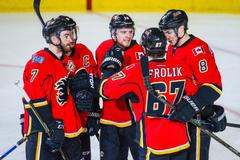 NHL: Calgary vs. Vancouver (Frolík)