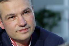 Hvězdy se bojí přiznat homosexualitu, showbyznys nemá charakter a morálku, říká Sidovský