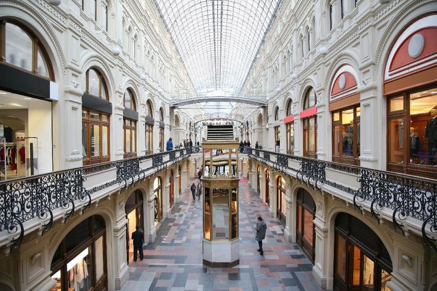 Moskva zažívá největší úbytek barů a restaurací od covidu, nespasily je ani vánoční večírky