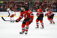 Vojtěch Mozík při svém debutu v NHL (2016)