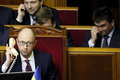 Arsenij Jaceňuk na dnešním zasedání parlamentu.