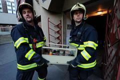 Hasiči zajišťují chemikálie