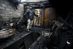 Zničená garáž na předměstí Doněcka.