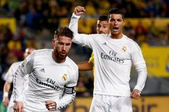 Sergio Ramos a Cristiano Ronaldo slaví branku Realu Madrid