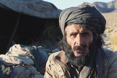 Živořící nomády z kmene Kuči všichni vyhánějí. Viní je i z napomáhání Tálibánu