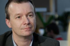 Honzejk: Politici v Česku řeknou samou radostí i to, co nevědí, všechno se tady vykecá