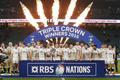 Ragbisté Anglie s trofejí pro vítěze Six Nations