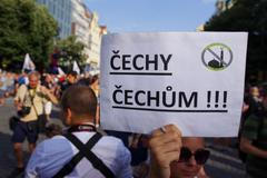 Pro a protiislámské demonstrace v centru Prahy 18.7. - finální foto
