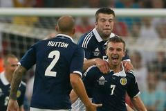 Fotbal, Anglie - Skotsko: James Morrison (7) slaví gól
