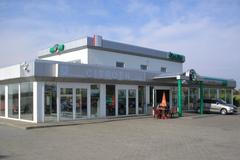 Autosalony Škoda před a po přeměně