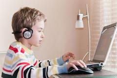 Děti a internet - ilustračka