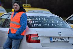 Hrstková: Stávka na magistrále taxikářům sympatie nepřidá. Ale ani magistrátu