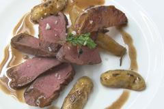 Francouzské kachní prso z restaurace Salabka snadno zvládnete i doma