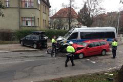 Dopravní nehoda tří aut včetně vozidla policie v Ústí nad Labem 7. 2. 2016