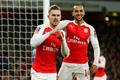 Ramsey a Walcott slaví gól Arsenalu v FA Cupu