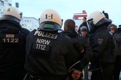 Policie v Kolíně nad Rýnem zatýká jednoho ze stoupenců hnutí Pegida