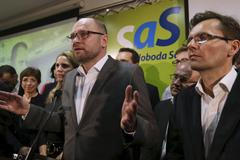 Přelomová volební noc. Reportér vyrazil natočit reakce zkoprnělých Slováků