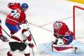 NHL, New Jersey - Montreal: Jiří Tlustý (9) - Jeff Petry (26) a Mike Condon (39)