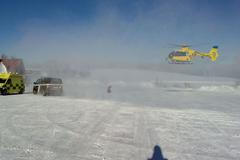 Pád holandského lyžaře z mostu