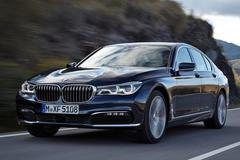 BMW 7: Luxusní limuzína pro bohaté počítačové geeky