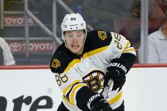 Youtube: Pastrňák faul