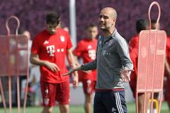 Pep Guardiola na tréninku Bayernu (2016)