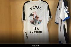 Speciální třička fotbalistů Newcastlu