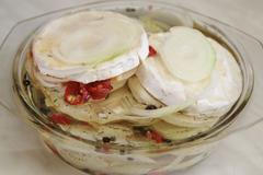 Chutný domácí nakládaný hermelín