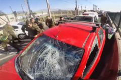 Lupiči obklíčení policejními auty jezdili jako šílení sem a tam