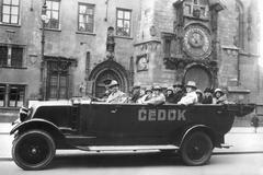 Čedok Staroměstská radnice turisté 1931