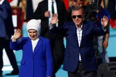 Turecký prezident Recep Tayyip Erdogan s manželkou Eminou.