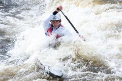 Kajakáři při nominačních závodech v Troji 2016