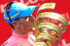 Slavící Vincenzo Nibali na Giro d´Italia