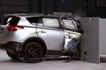 Crash test IIHS Toyota RAV4- náraz do překážky