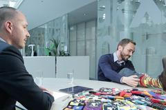 Černé nebo šedivé? Naše barevné ponožky lidi baví, jde o detail, říká šéf Klubu Pánů z Ponožkovic