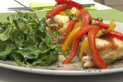 Hermelín a pražská šunka v knedlíku z restaurace Kuizin