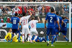 Euro 2016, Itálie-Španělsko: Giorgio Chiellini dává gól na 1:0