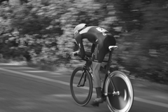 Jak se jede časovka v extrémních vedrech