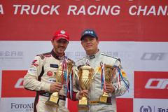David Vršecký a Adam Lacko na stupních vítězů v Čcheng-tu