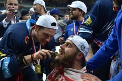 Tygří holiči oslavili historický triumf, kapitána oholili ještě na ledě