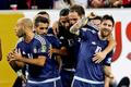 Lionel Messi a jeho spoluhráči se radují z postupu Argentiny do finále Copa América