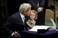 John Kerry - vnučka - dohoda o klimatu