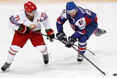 Bartovič bojuje o puk s Kaljužnym v utkání Slovensko - Bělorusko