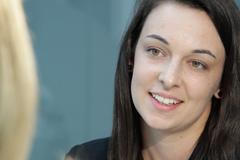 Že mladí odsuzují politiku? Chybí jim lídr, školy neučí tvořit si názor, říká budoucí politička